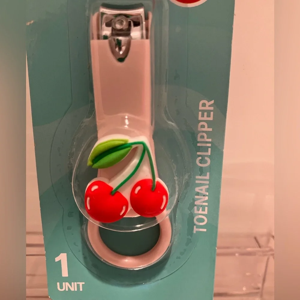Diamond Cosmetics Cherry Toenail Clipper NWT